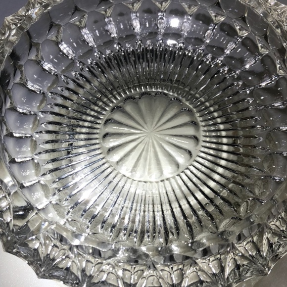 Beautiful, Vintage, clear glass dish - Picture 3 of 5